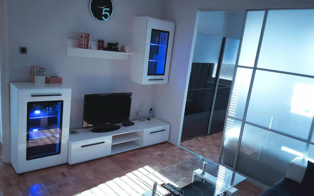 Apartment Arena Silver