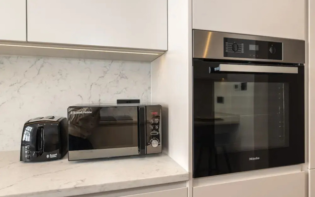 Elegant and Bright 3-bed Flat Near Sloane Square