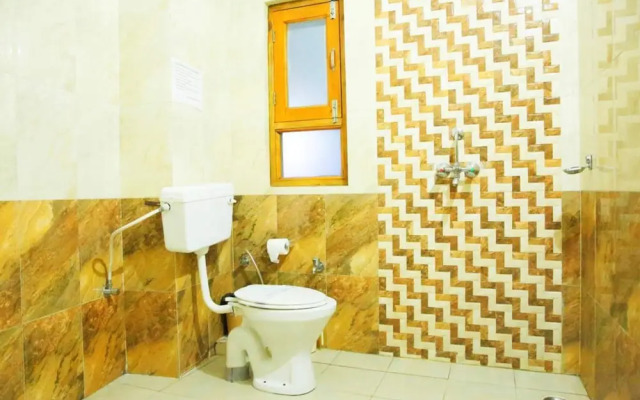 Hotel Avlokan - Near Kainchi Dham Mandir
