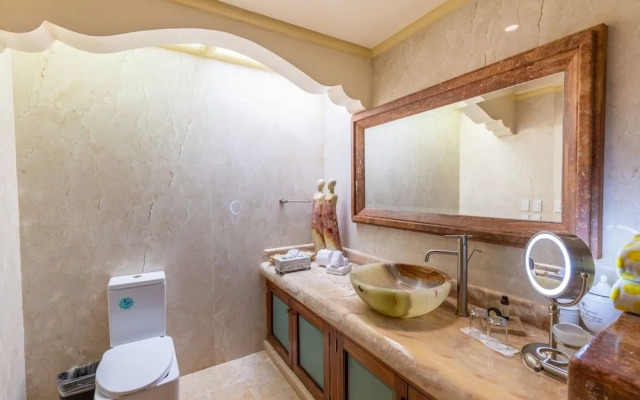 Elegant Suite With Beach View