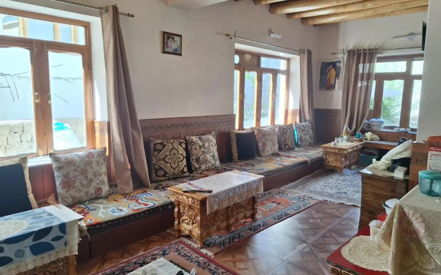 Shanti Guest House