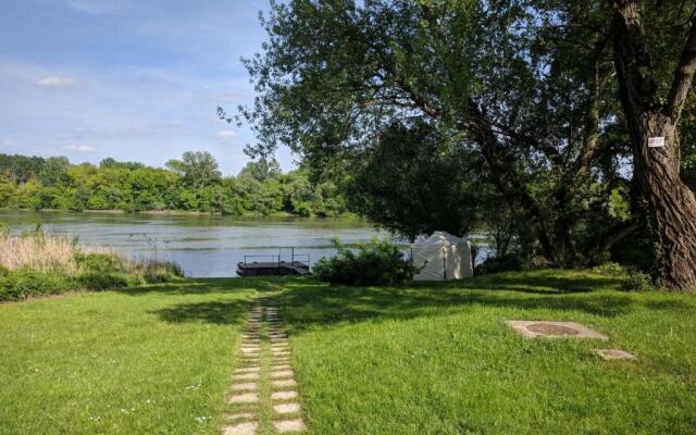 Vízparti Apartmanház