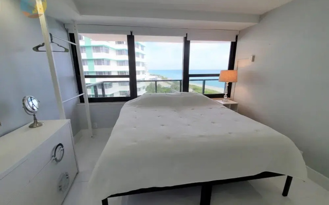 Alexander 1104 3 Bedroom Condo