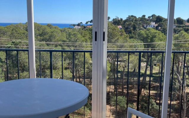 Precioso apartamento con piscina.