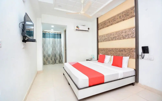 OYO 35679 Hotel Sunrise