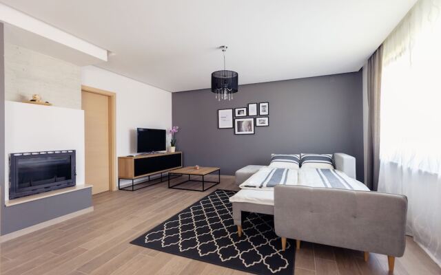 Rooms & apartments Karlo