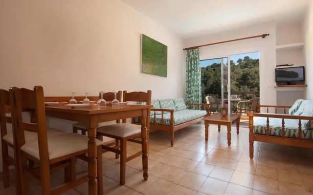 Apartment - 2 Bedrooms with Pool and WiFi - 103218