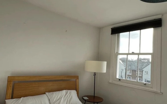 Bright 1 Bedroom Apartment in Hackney Near Colombia Road