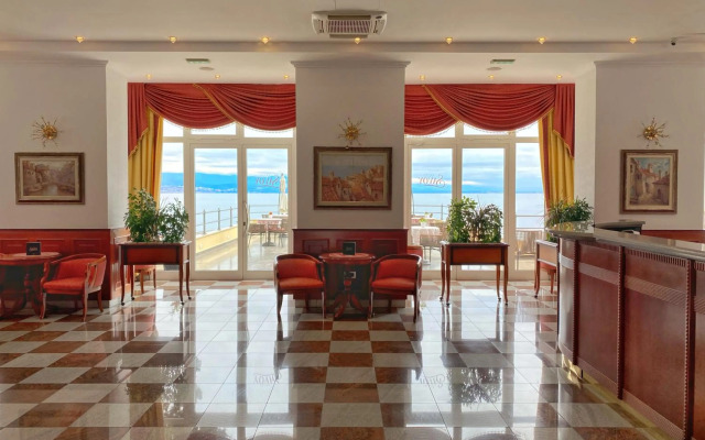 Hotel Savoy