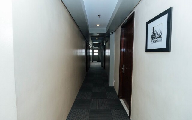 RedDoorz near Quezon City Circle