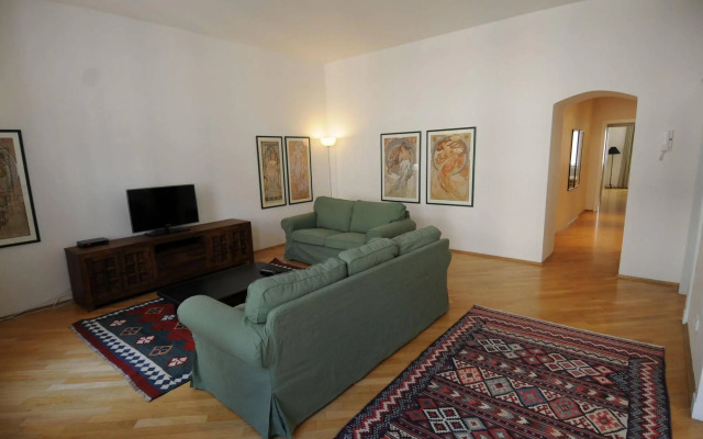 PVH Charming Flats Odboru