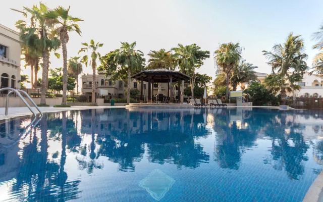 The Palm Jumeirah Villas - Frond A