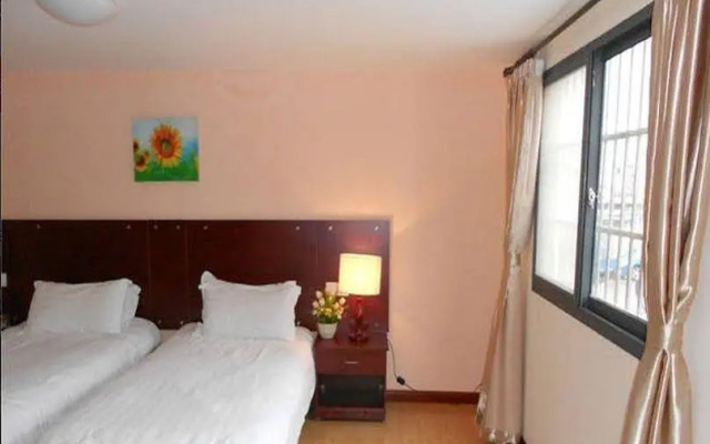 Ningbo Qingqishi Holiday Hotel