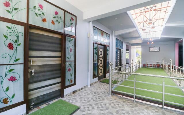 OYO 70053 Ardhya Home Stay