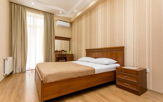 Central Cosy 5BD-5BATH Apartment