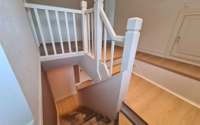 Spacious And Modern 3-bedroom Near Center, Free Parking