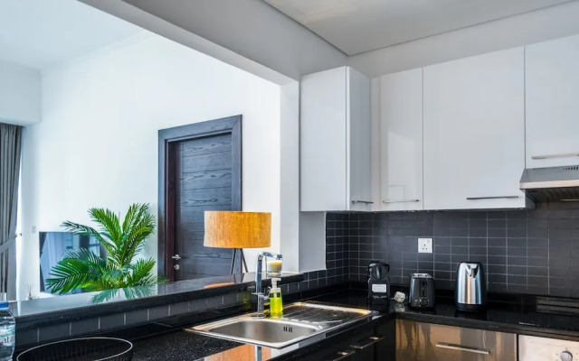 LUX - Dubai Marina Waterfront Suite 2