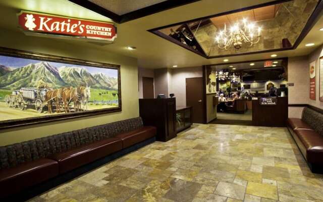 Carson Valley Motor Lodge & Suites