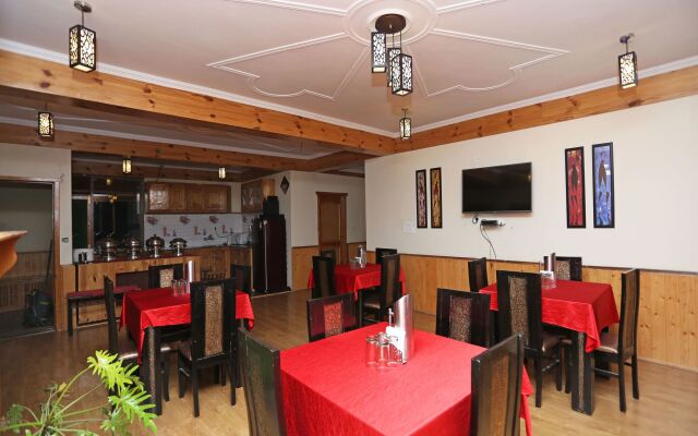 OYO 1837 Hotel Golden Meadows