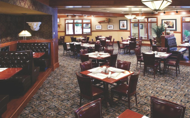 Crossroads Hotel & Watertown Event Center