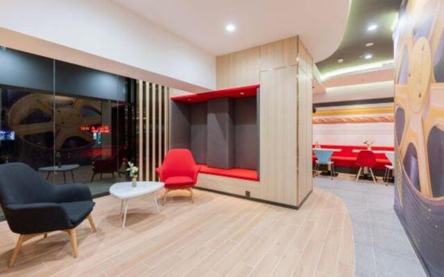 Ibis Hotel (Dalian Railway Station Light Rail Station)