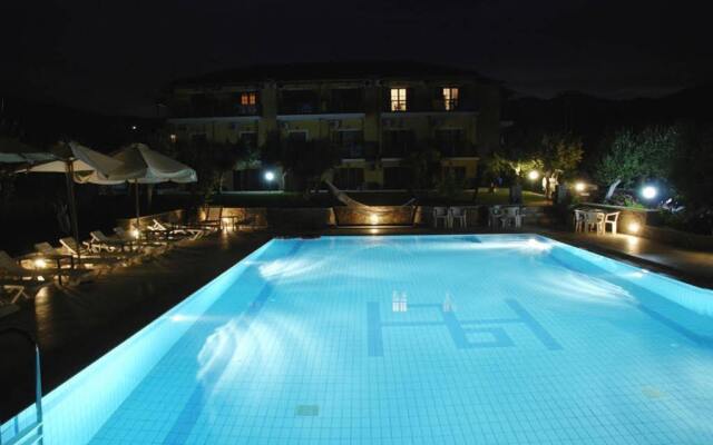 Porto Lourbas Hotel