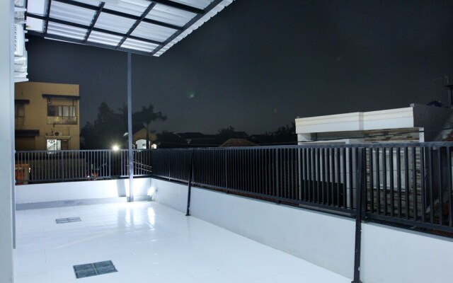 OYO 121 Ayub Residence Syariah