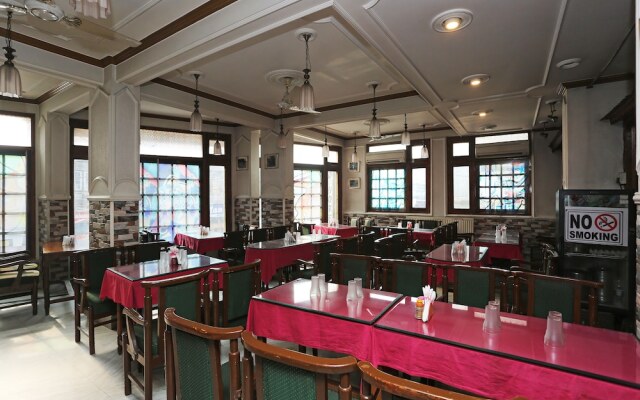 Oyo 24966 Grand Hotel And Restaurant
