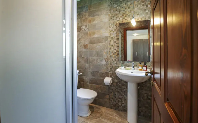 Summer Breeze Maisonette with Terrace by Getaways Malta