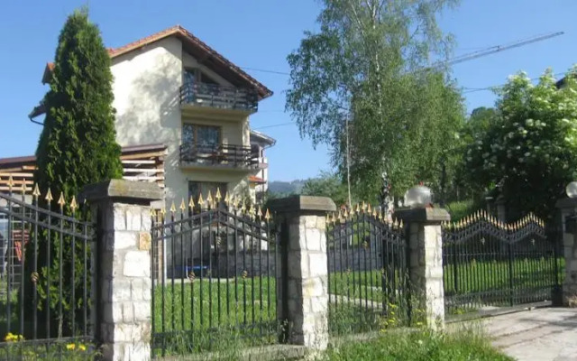 Guest House Ema