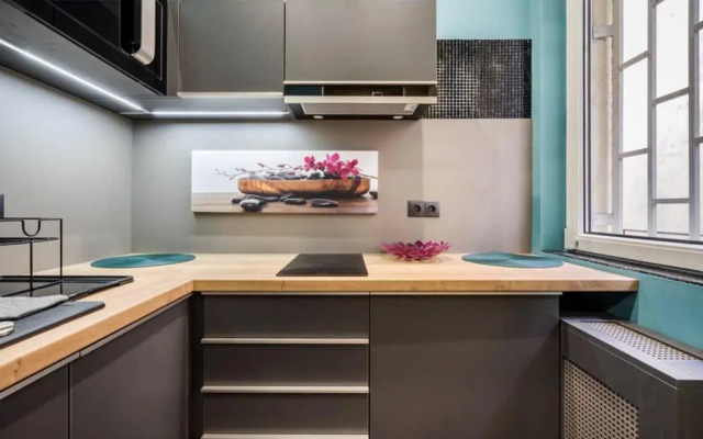 Luxury Pilvax Studio