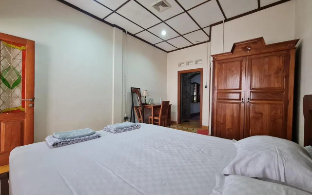 Omah Pitoe Guest House