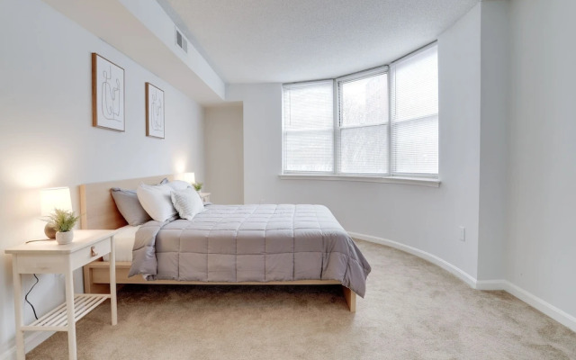 Spacious 2BR Condo at Ballston