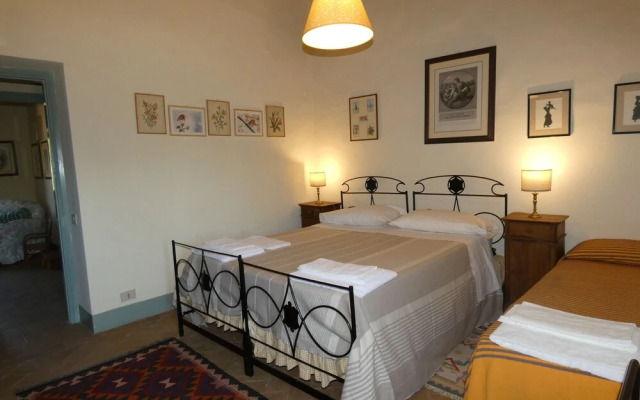 SCAPPO IN UMBRIA, Casale Monti