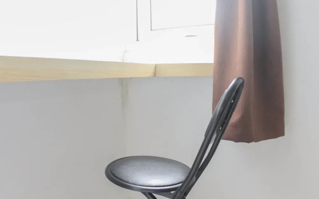 Strategic and Posh Studio Aeropolis Apartment
