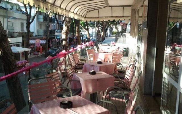 Hotel Caravelle