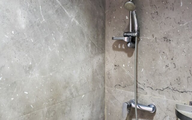 Nice And Comfort 2Br At Belmont Residence Puri Apartment