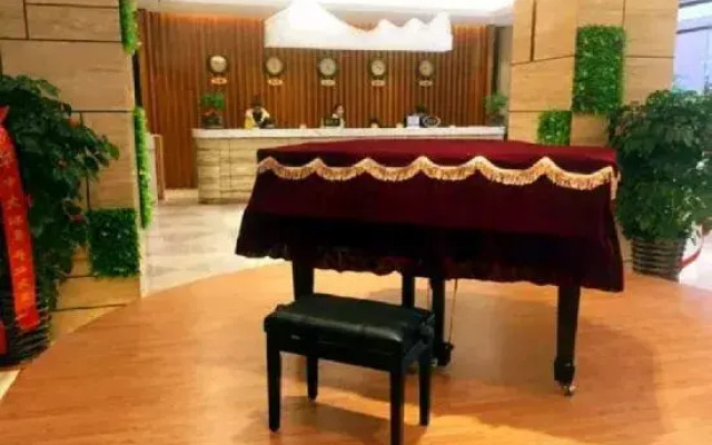 Pingguo Wanguan Huazhong Hotel