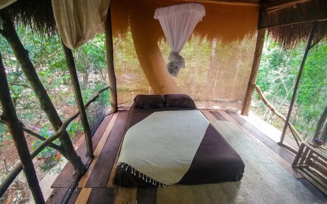 Casa Aztlan