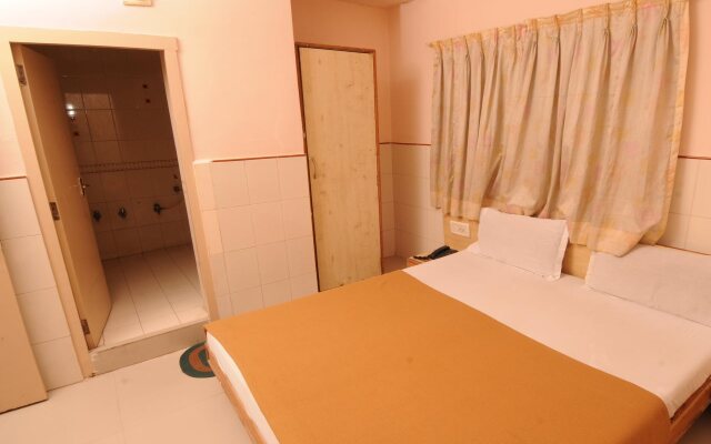 Capital O 10749 Hotel Neelkanth Bliss