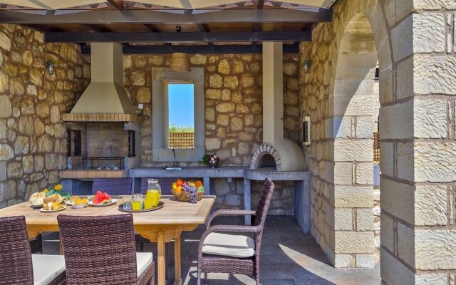 Azure Villa in Platanias
