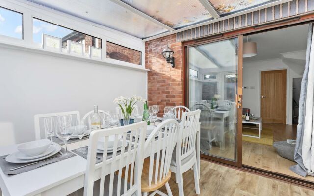 Chandlers Walk Modern Comfy Family Home in Exeter