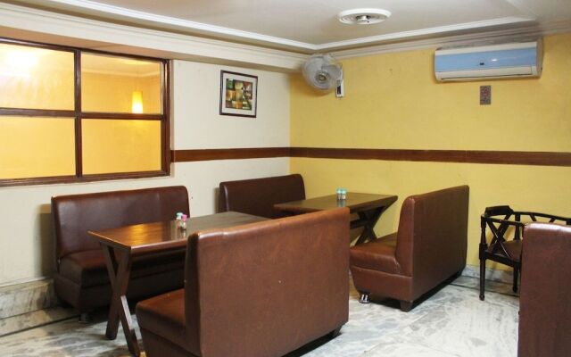 Chutney Merry Hotel