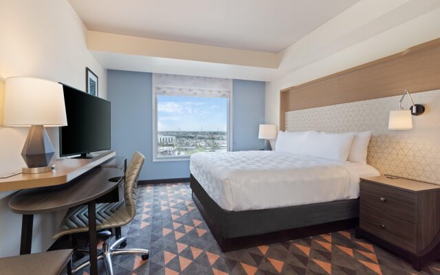 Holiday Inn & Suites Across From Universal Orlando by IHG