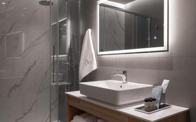 One Bedroom Apartment with Private Balcony