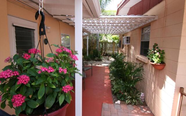 Tropical Villas of Venice Beach