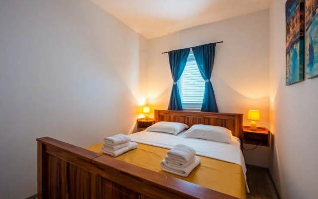 Charming and Tranquil Kastel Gomilica Apartment With Balcony and Patio