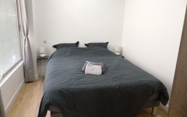 Rue Turgot Apartment