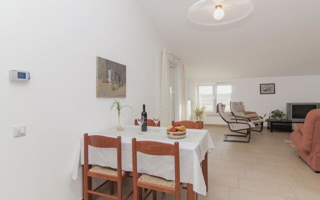 Apartments Levan Ceja