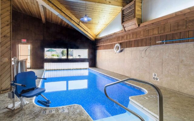 Bearcat Inn and Suites